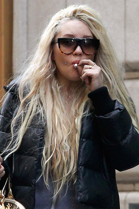 30 beautiful female celebrities you would never believe smoke in real